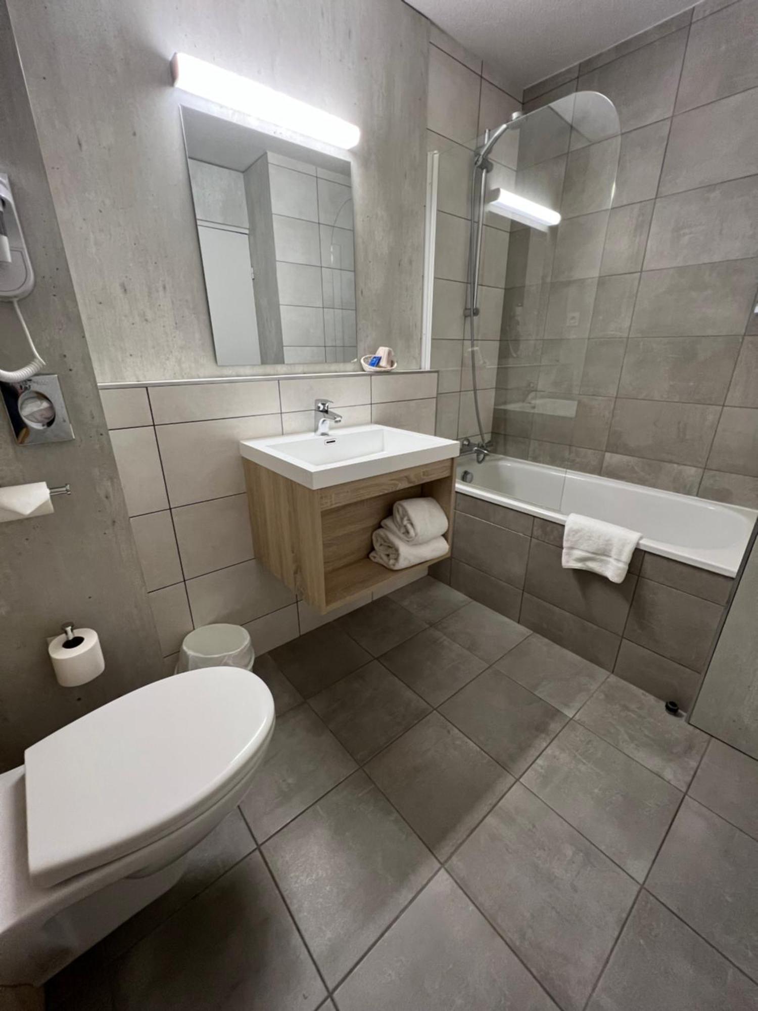 Brit Hotel Лондивизьо Екстериор снимка